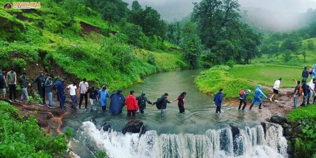 Waterfall In Nashik, The cascading streams complement the panoramic Sahyadri vistas, making it a combined trekking and waterfall-chasing adventure perfect for monsoon 2025.